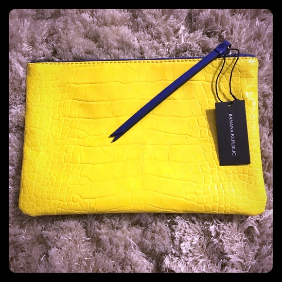 Banana Republic Handbags - Banana Republic vegan snake skin statement pouch